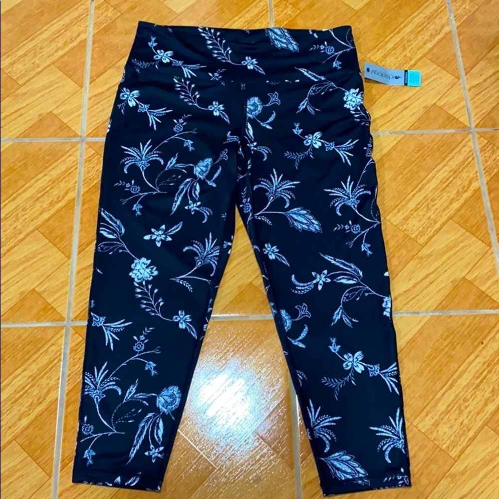NWT Ideology 7/8 leggings with pocket size: XL